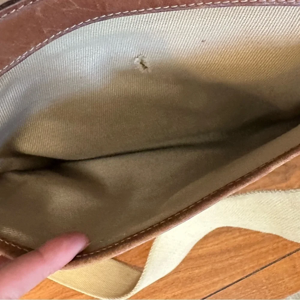 A684 circa 1978 Ghurka No. 8 Courier Bag Leather USA Made Vintage Saddle